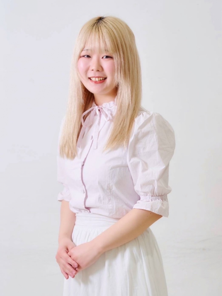 我孫子にあるネイル・マツエク・訪問美容を行う美容室「AVENIR 我孫子店（アブニール アビコ）」のスタッフ「高橋　夏海」